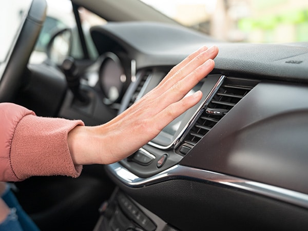 prezzo-ricarica-gas-aria-condizionata-auto-oleggio